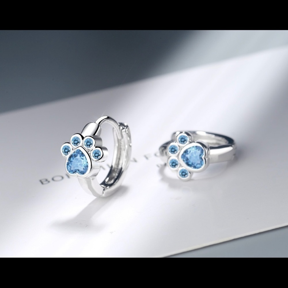 - 925 Sterling Silver Huggie Hoop Blue cz Pet Paw Print Earrings cat dog - Picture 4 of 5